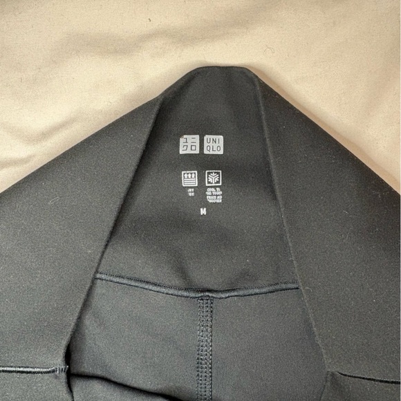EXTRA STRETCH Uniqlo AIRism Biking Shorts with Pockets Women’s M - Picture 6 of 7